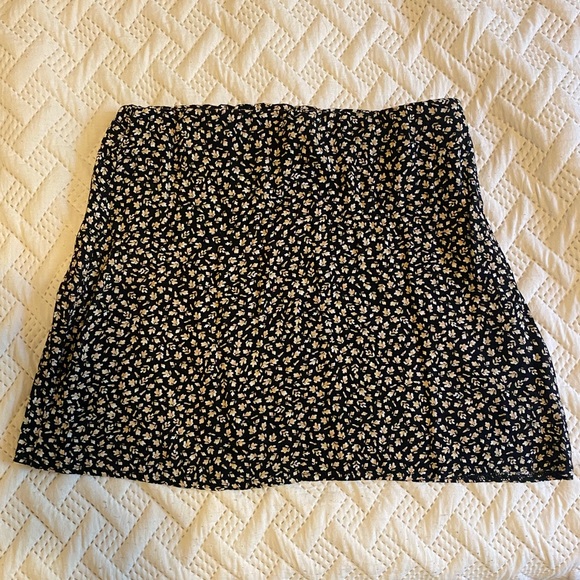 Dresses & Skirts - FLORAL MINI SKIRT (BLACK)